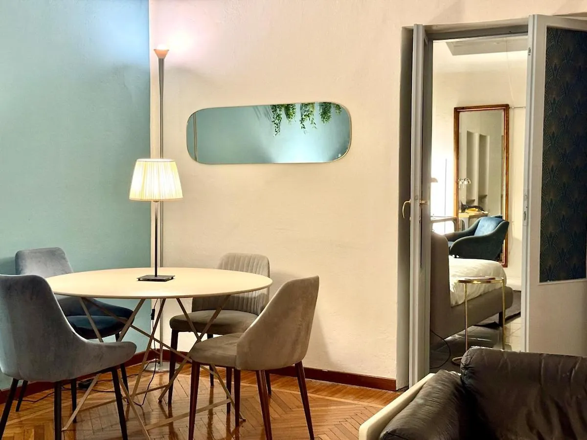 Central, Quiet And Strategic Apartment 밀라노 이탈리아